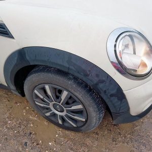 MINI HATCHBACK