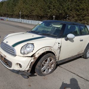 MINI HATCHBACK