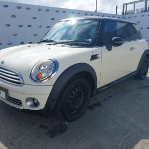 MINI HATCHBACK