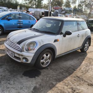 MINI HATCHBACK