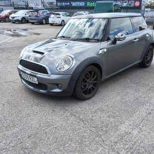 MINI HATCHBACK