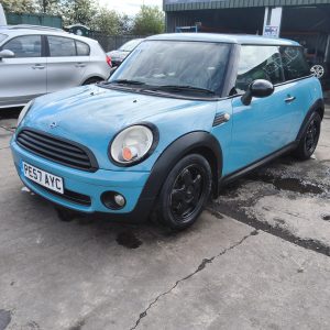 MINI HATCHBACK