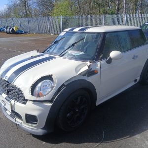 MINI HATCHBACK
