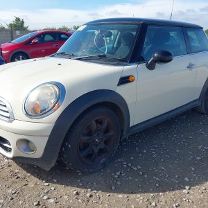 MINI HATCHBACK