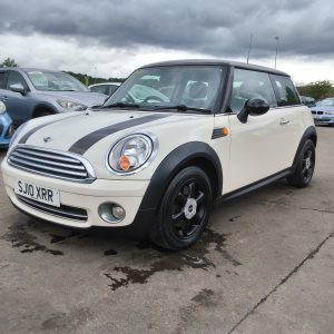 MINI HATCHBACK