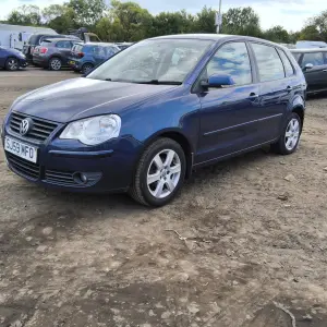 VOLKSWAGEN POLO