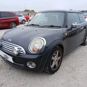 MINI HATCHBACK