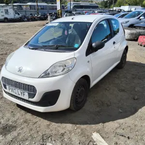 PEUGEOT 107