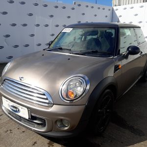 MINI HATCHBACK