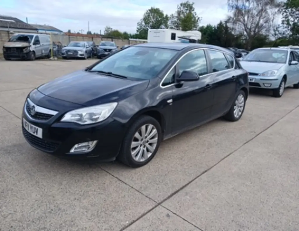 VAUXHALL ASTRA