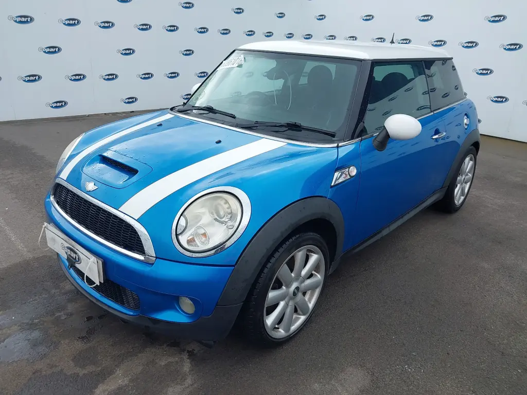 MINI HATCHBACK