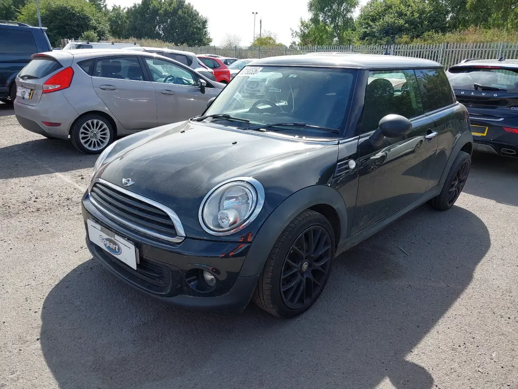 MINI HATCHBACK