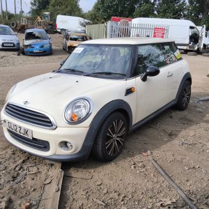 MINI HATCHBACK