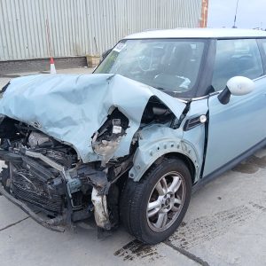 MINI HATCHBACK