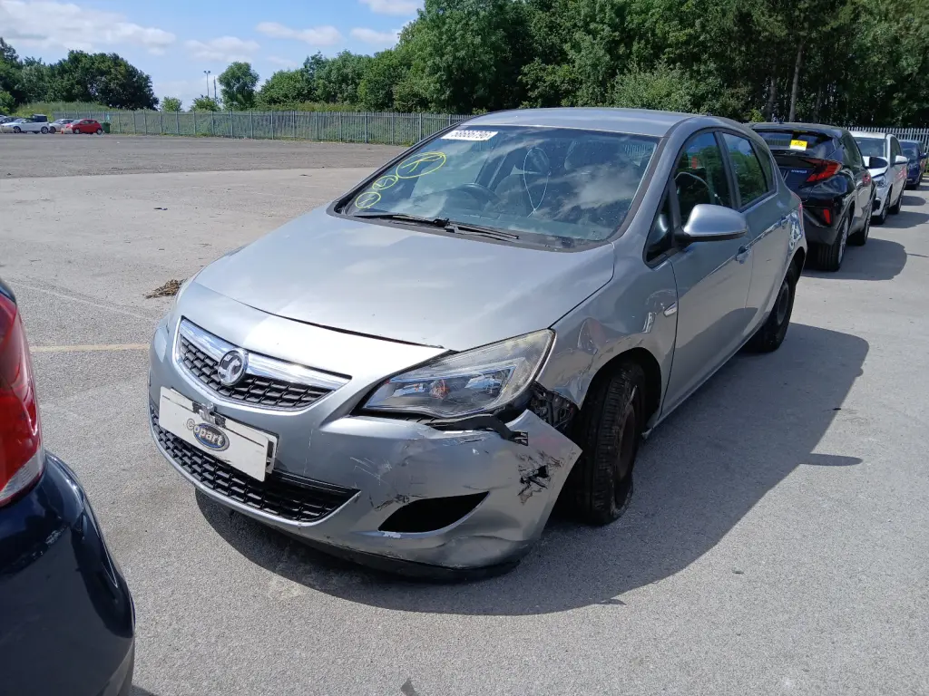 VAUXHALL ASTRA