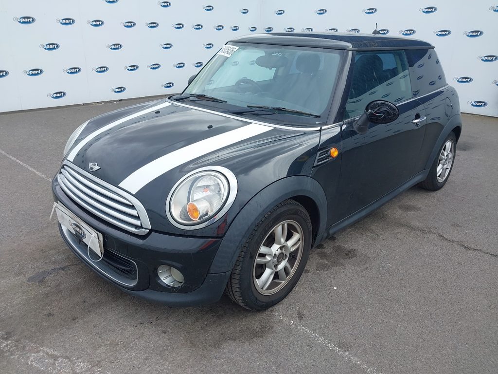 MINI HATCHBACK