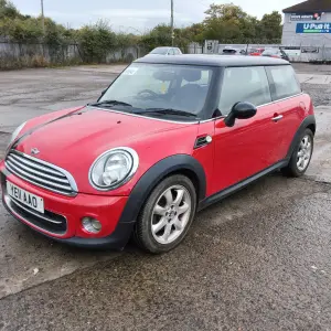 MINI HATCHBACK