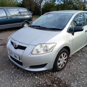TOYOTA AURIS