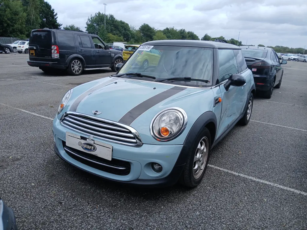 MINI HATCHBACK