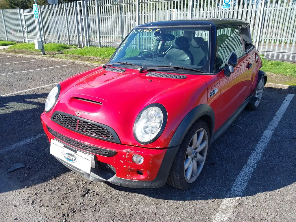 MINI HATCHBACK