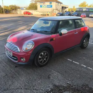 MINI HATCHBACK