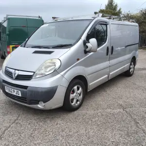 VAUXHALL VIVARO