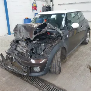 MINI HATCHBACK