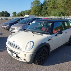 MINI HATCHBACK