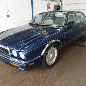 JAGUAR V8