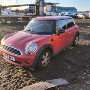 MINI HATCHBACK